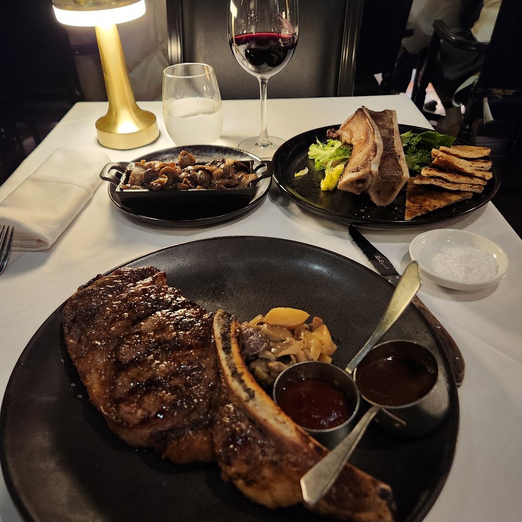 Wall Street Grill 1