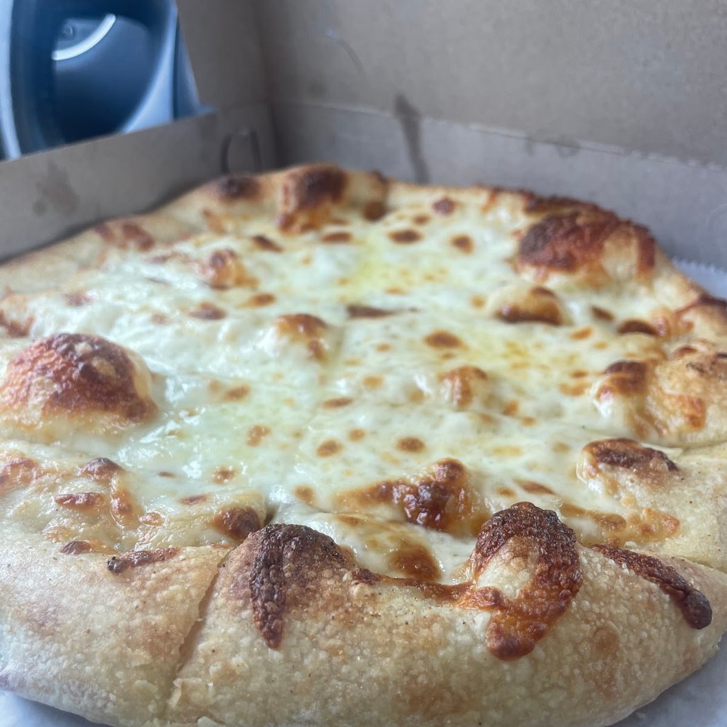 Maldonado's Pizzeria 3