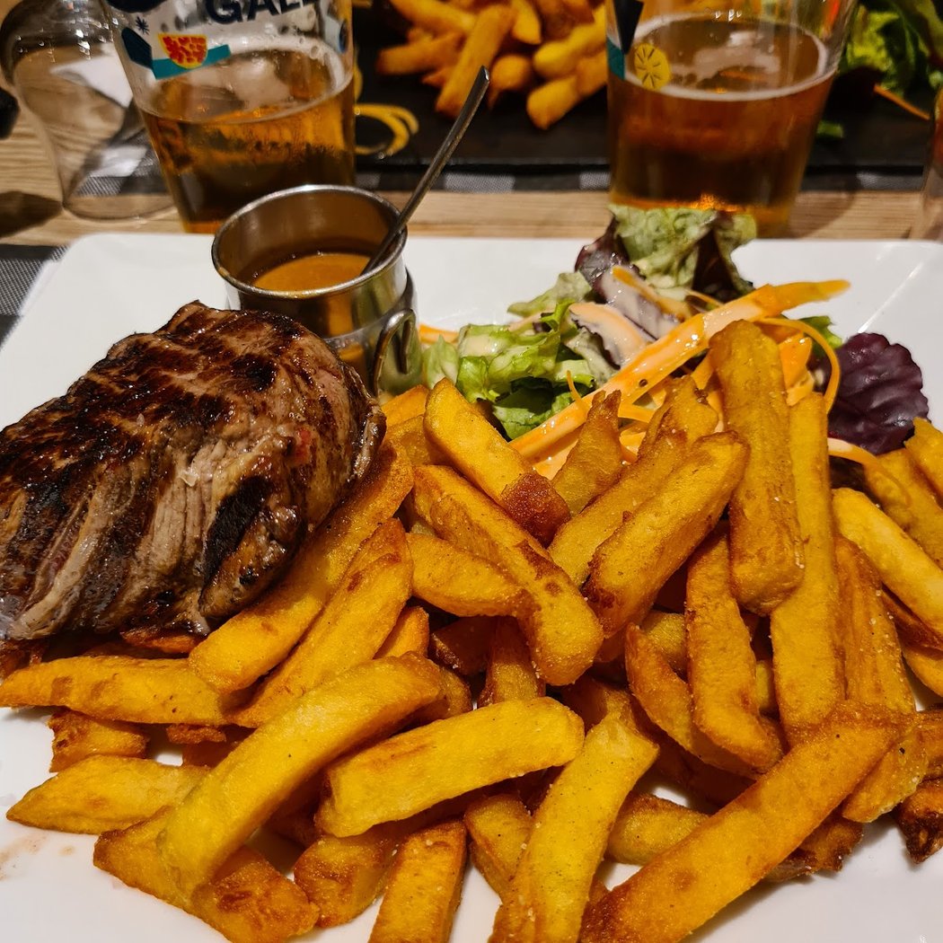 L’Entrepot's 1
