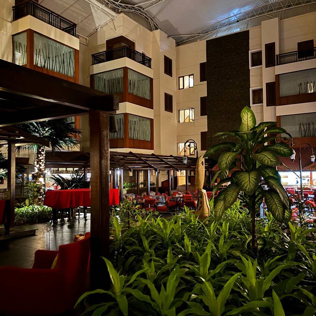 Sidewalk Cafe & Bar 3