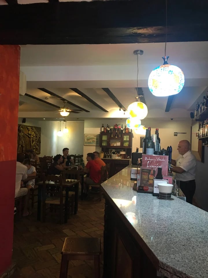 Bar Minotauro - Café y Tapas 3