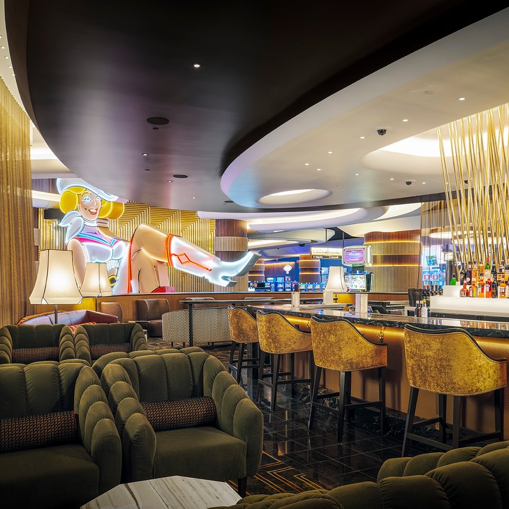 Vegas Vickie's Cocktail Lounge 1