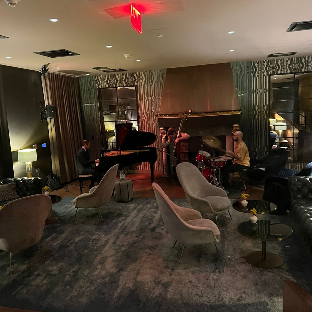 MAD Bar and Lounge 2