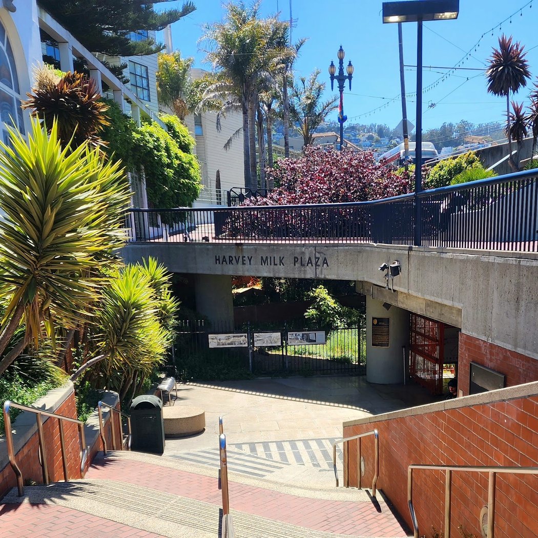 Castro St & 18th St 2