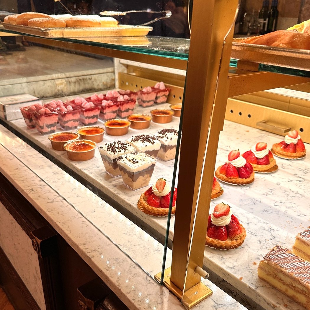 Les Halles Boulangerie-Patisserie 5