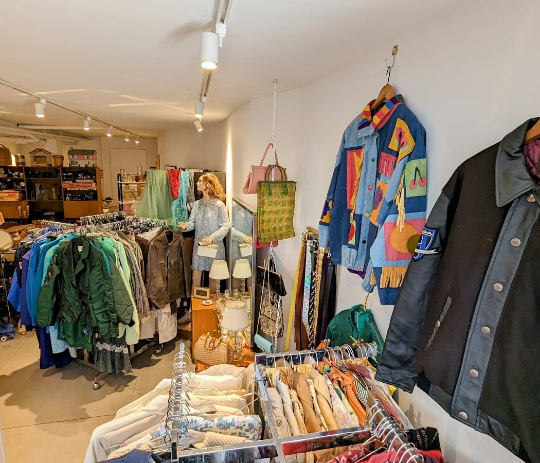 Mothership Thrift 3