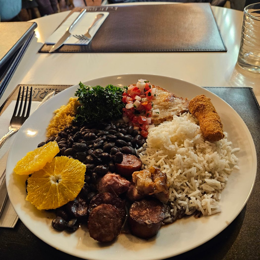 La Rica Kitchen & Bar 4