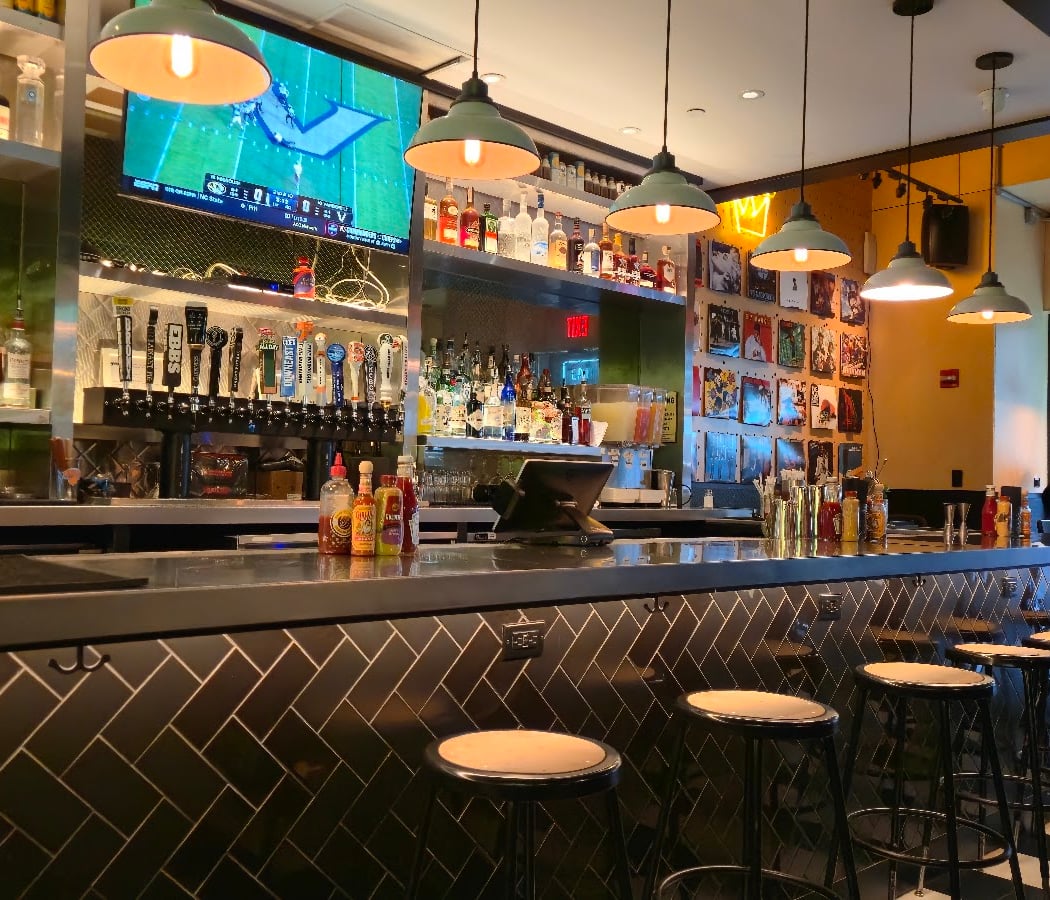 Black Tap Craft Burgers & Beer - 35th St 3