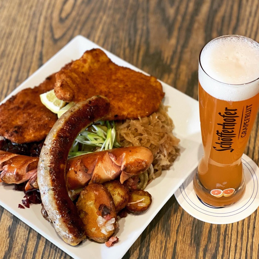 Max Bratwurst und Bier 1