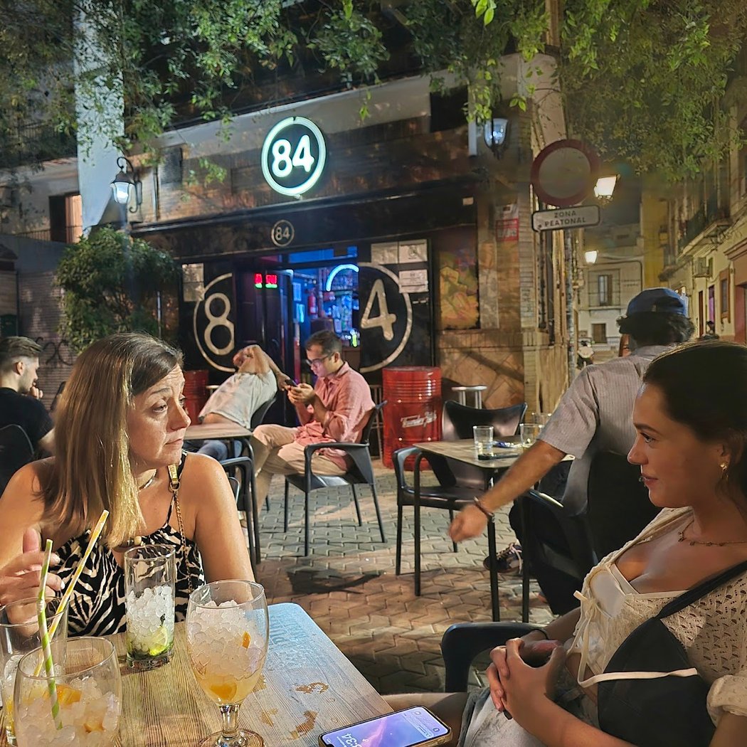 Bar Alameda 84 3