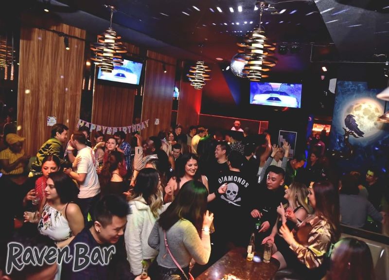 Raven Bar 1