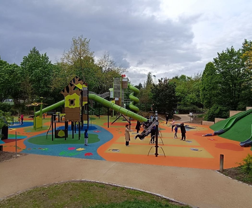 Terrain de jeu parc Suzanne Lenglen 1