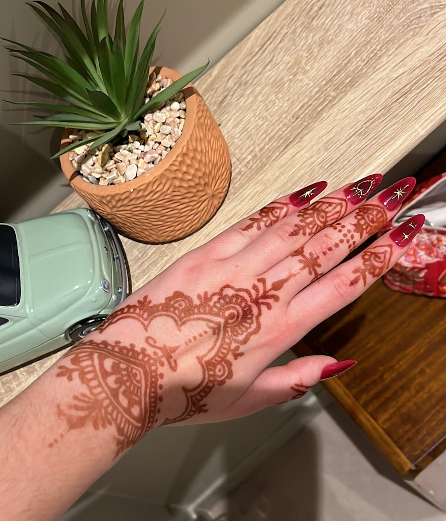 Glo Nail Care - Esthétique Indien Clamart 1