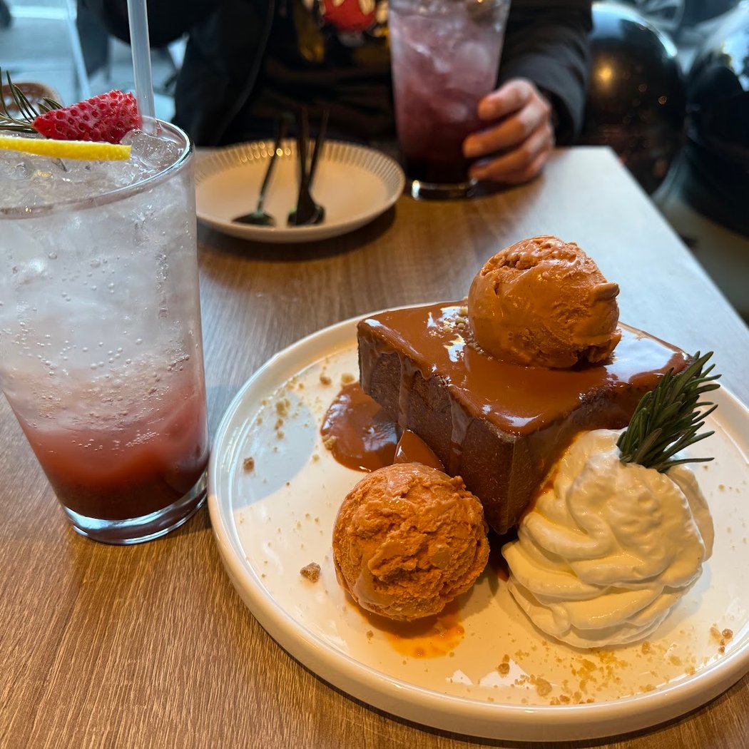 A Buttercup Dessert House 2