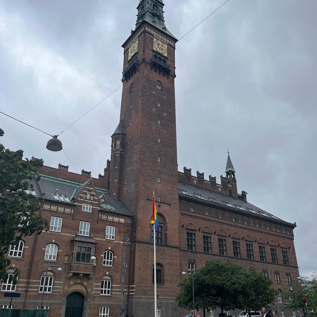 Rådhuspladsen 2