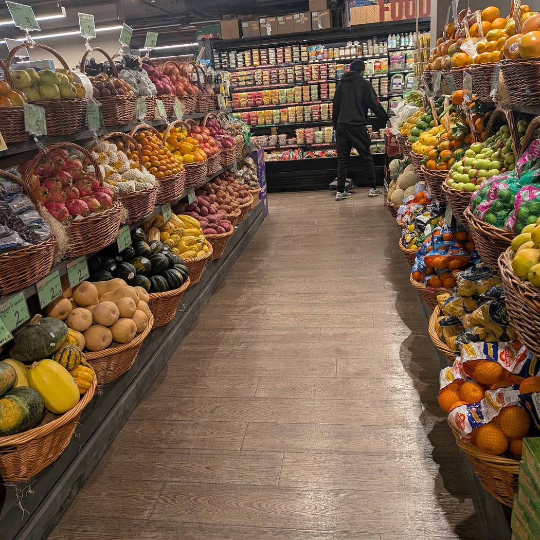 Lincoln Market 3