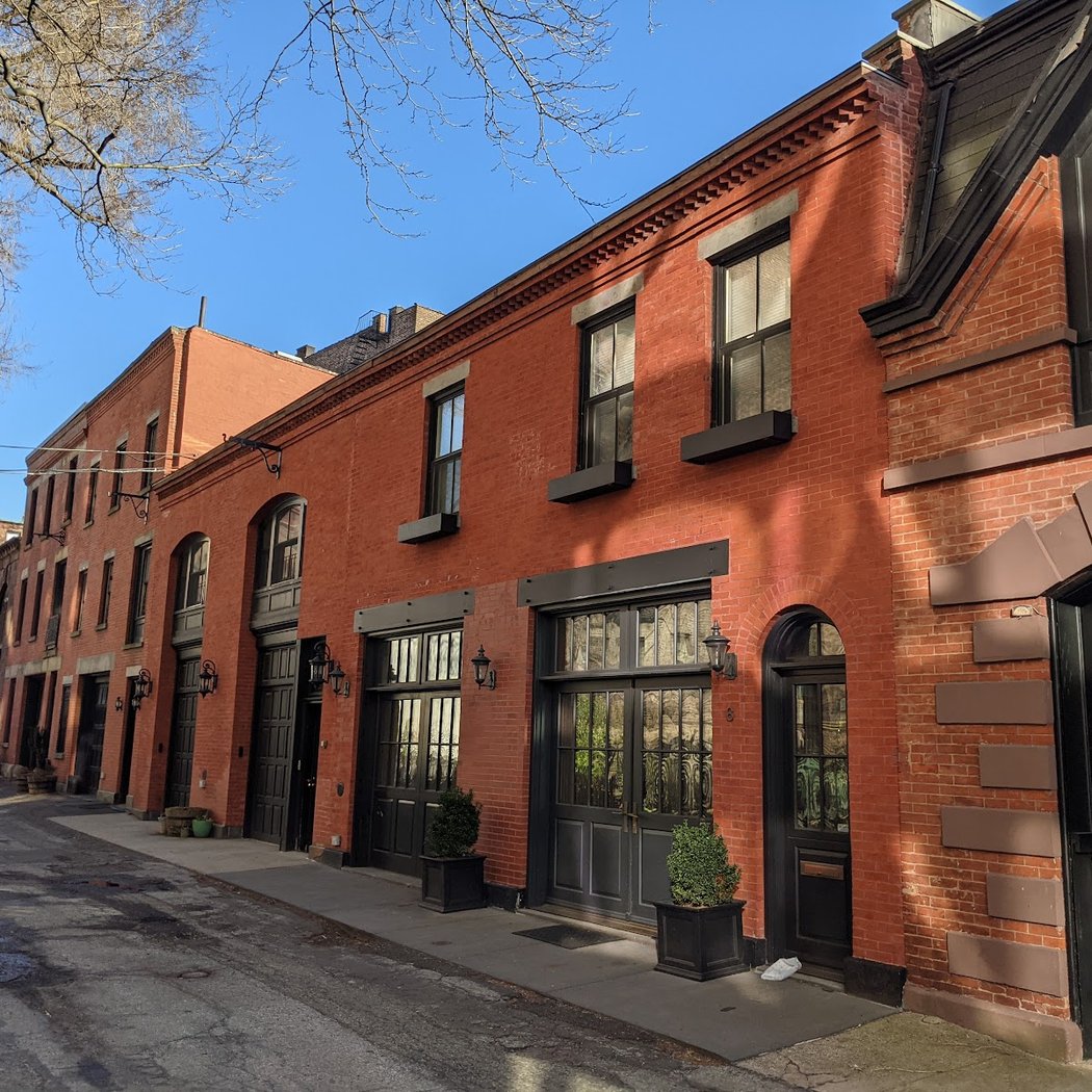 Grace Court Alley 1