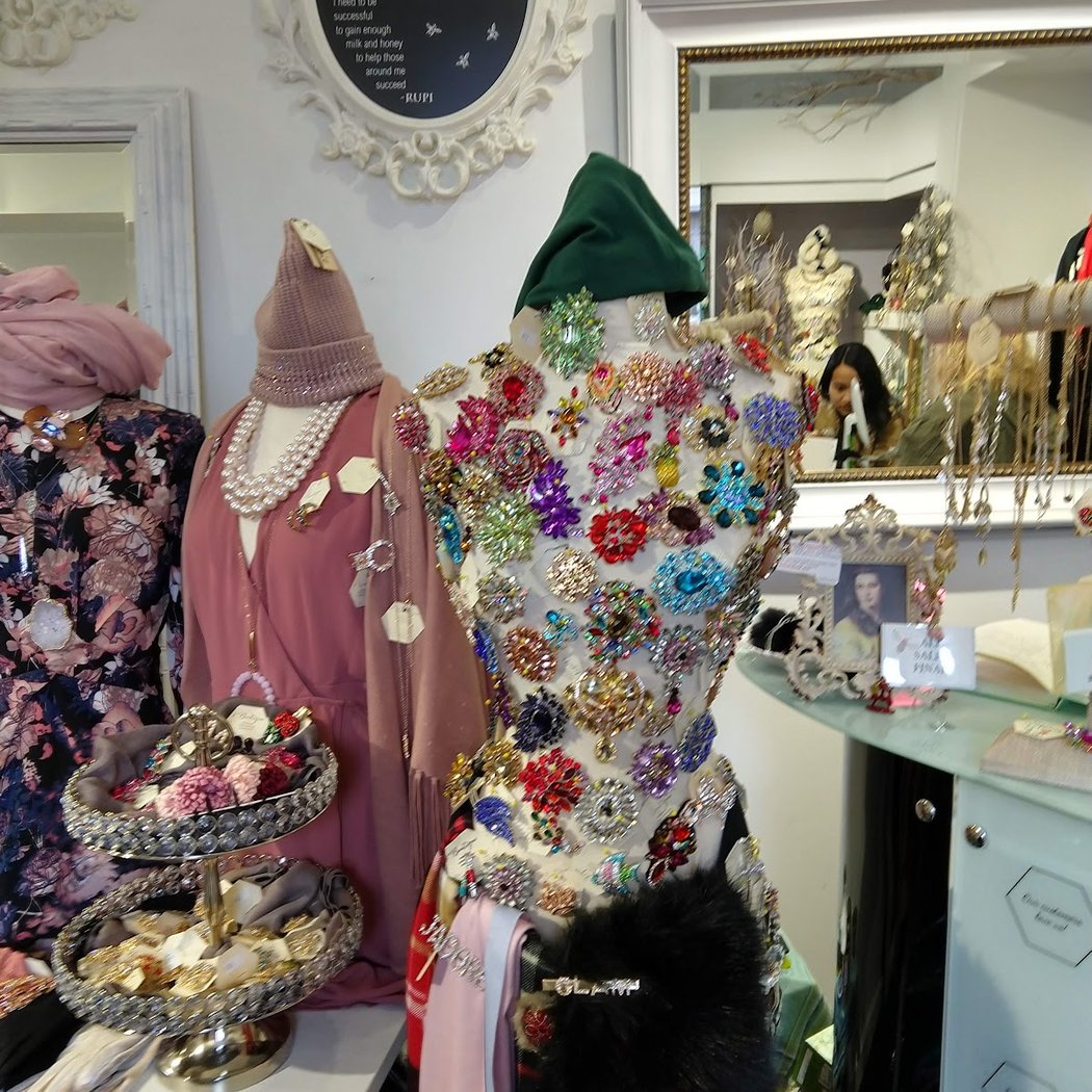V Boutique 3