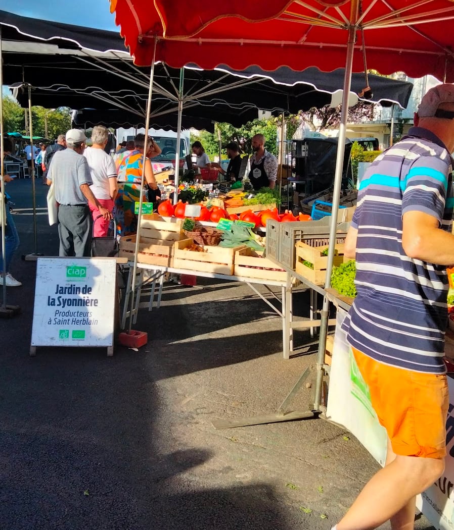 Marché De La Bourgeonniere 1