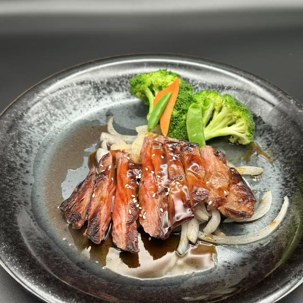 Sushi Shiro Bar and Grill 2