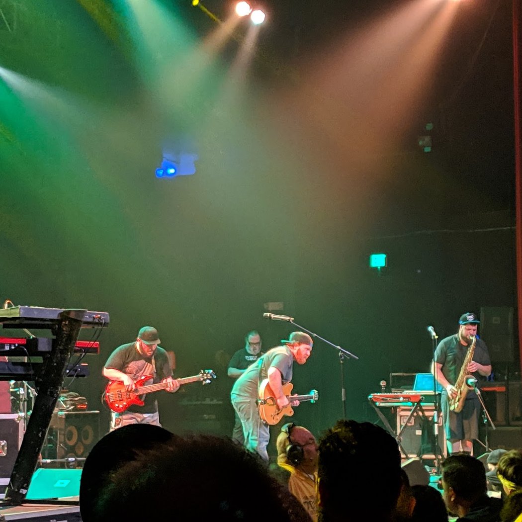 THE EMO NIGHT TOUR (18+) 4