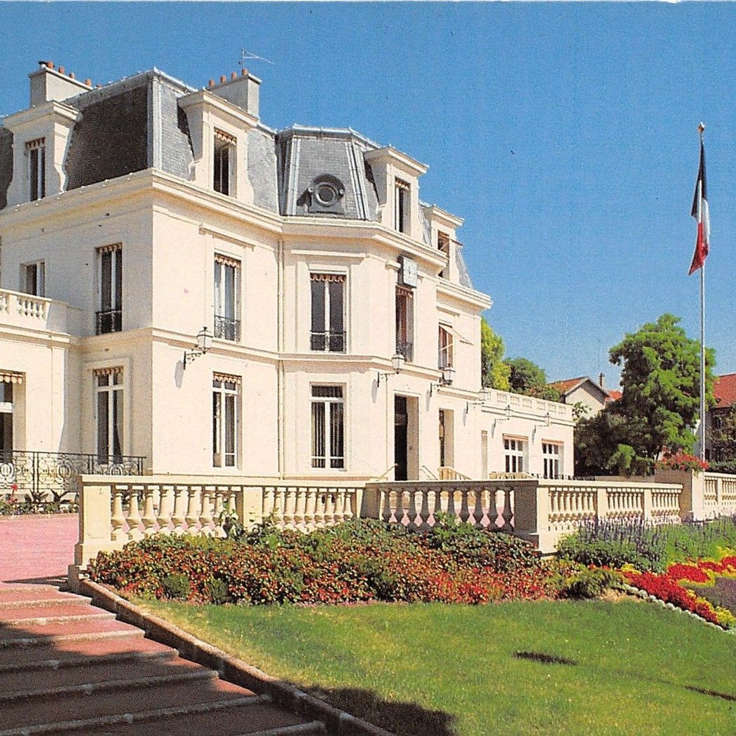 Chaville city townhall 1