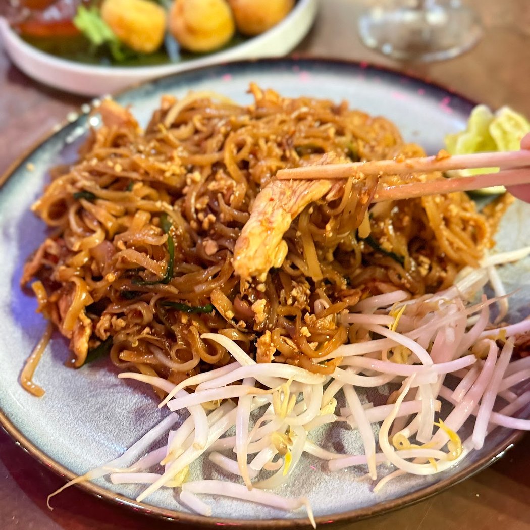 Apple Blossom Thai 3