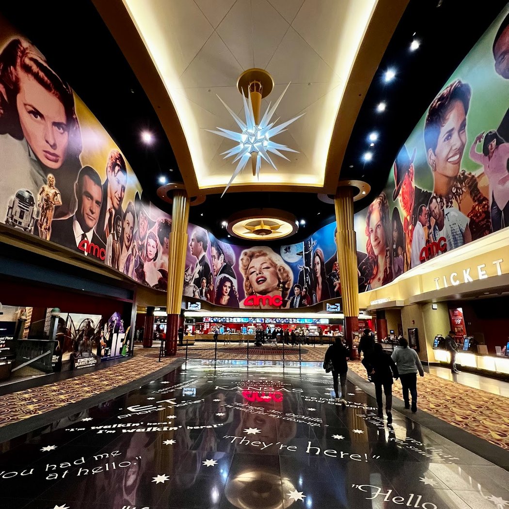 AMC Garden State Plaza 16 1