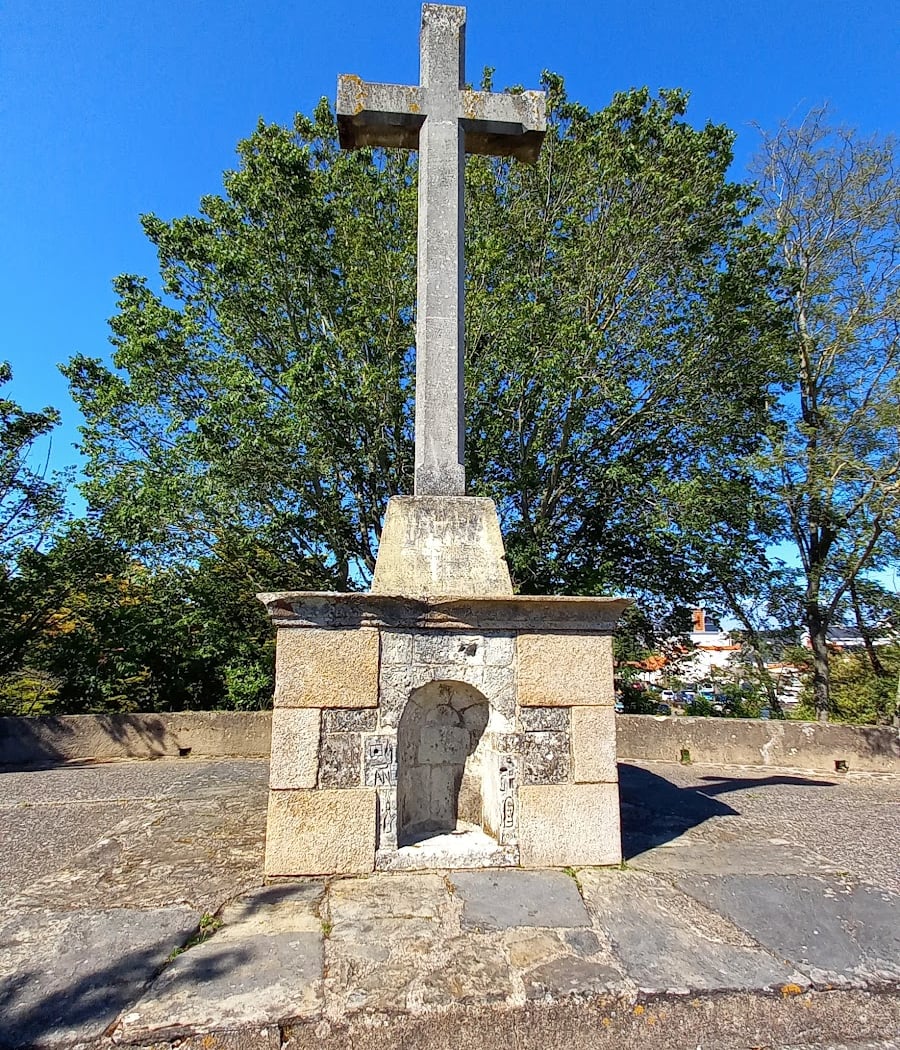 Calvaire De La Douve 1