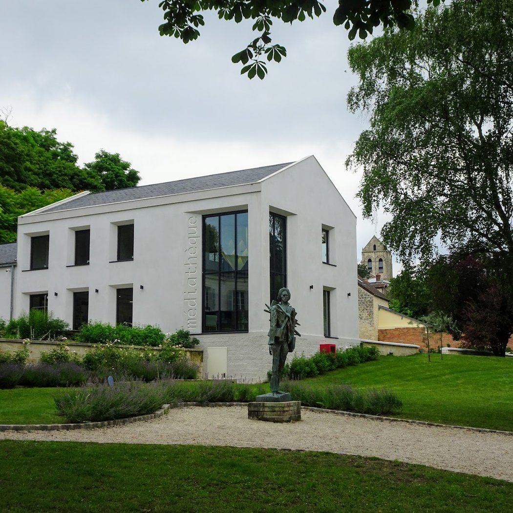 Médiathèque D'auvers-Sur-Oise 1