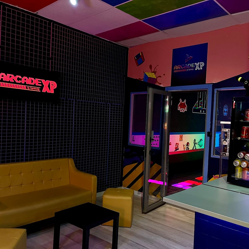 Pixel Games: El Suelo es Lava. Arcade XP by Experiencity 3
