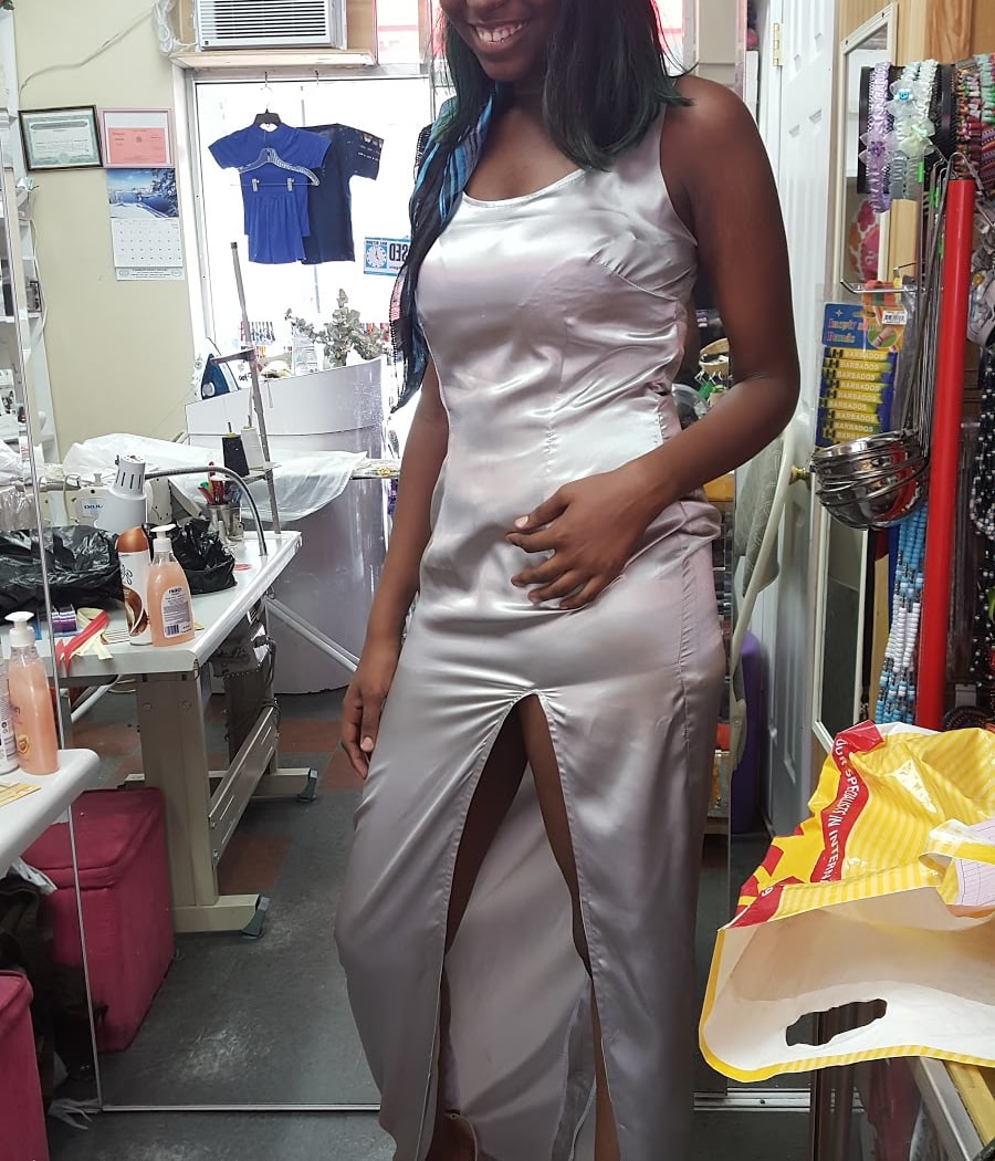 J&J Tailor & Souvenir 3