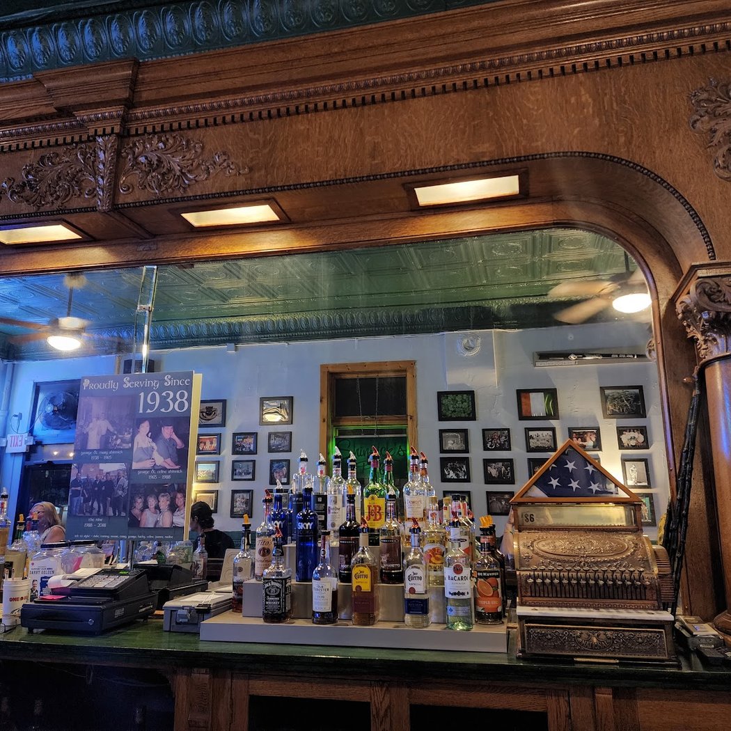 Shinnicks Pub 3