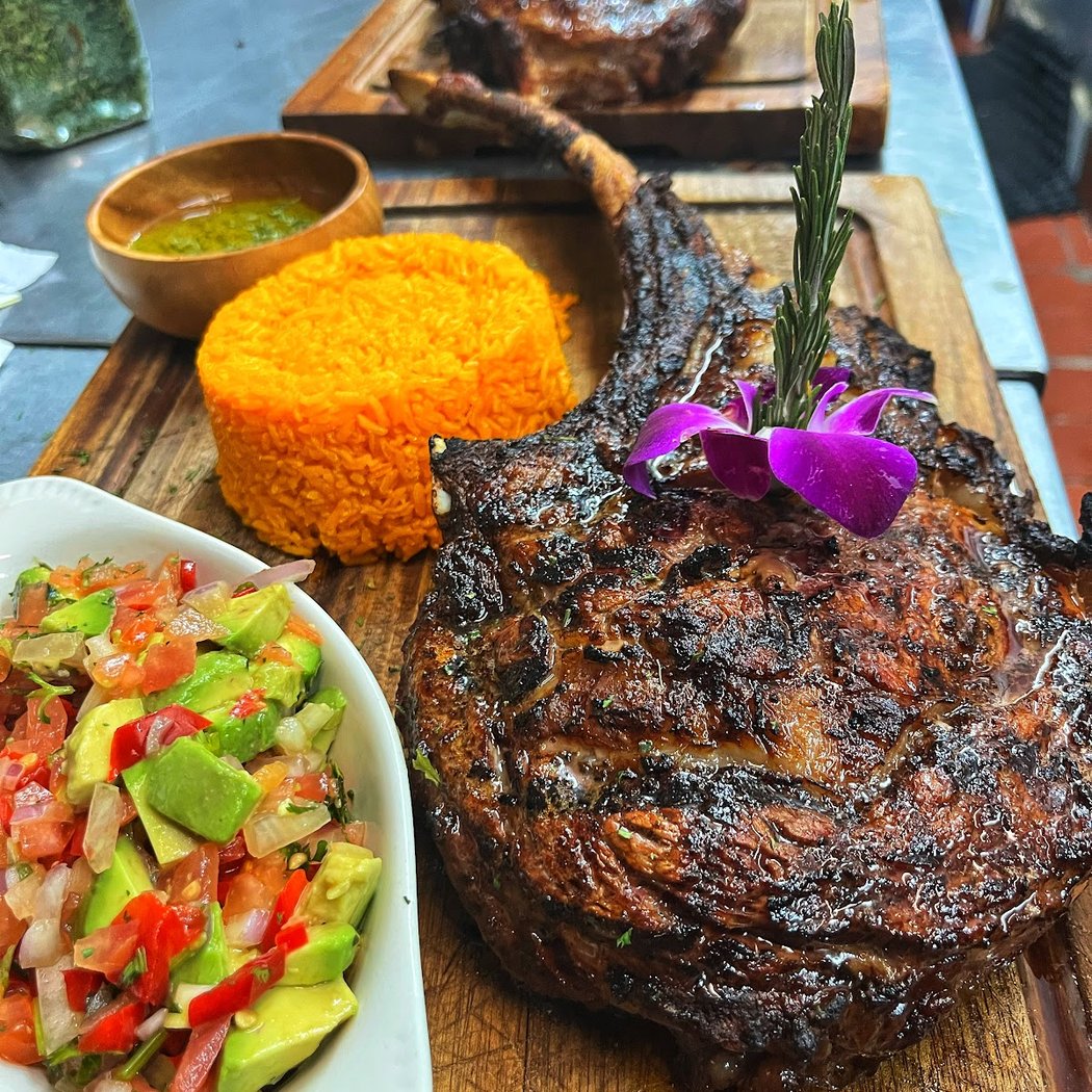 Mr. Exquisito Restaurant 1