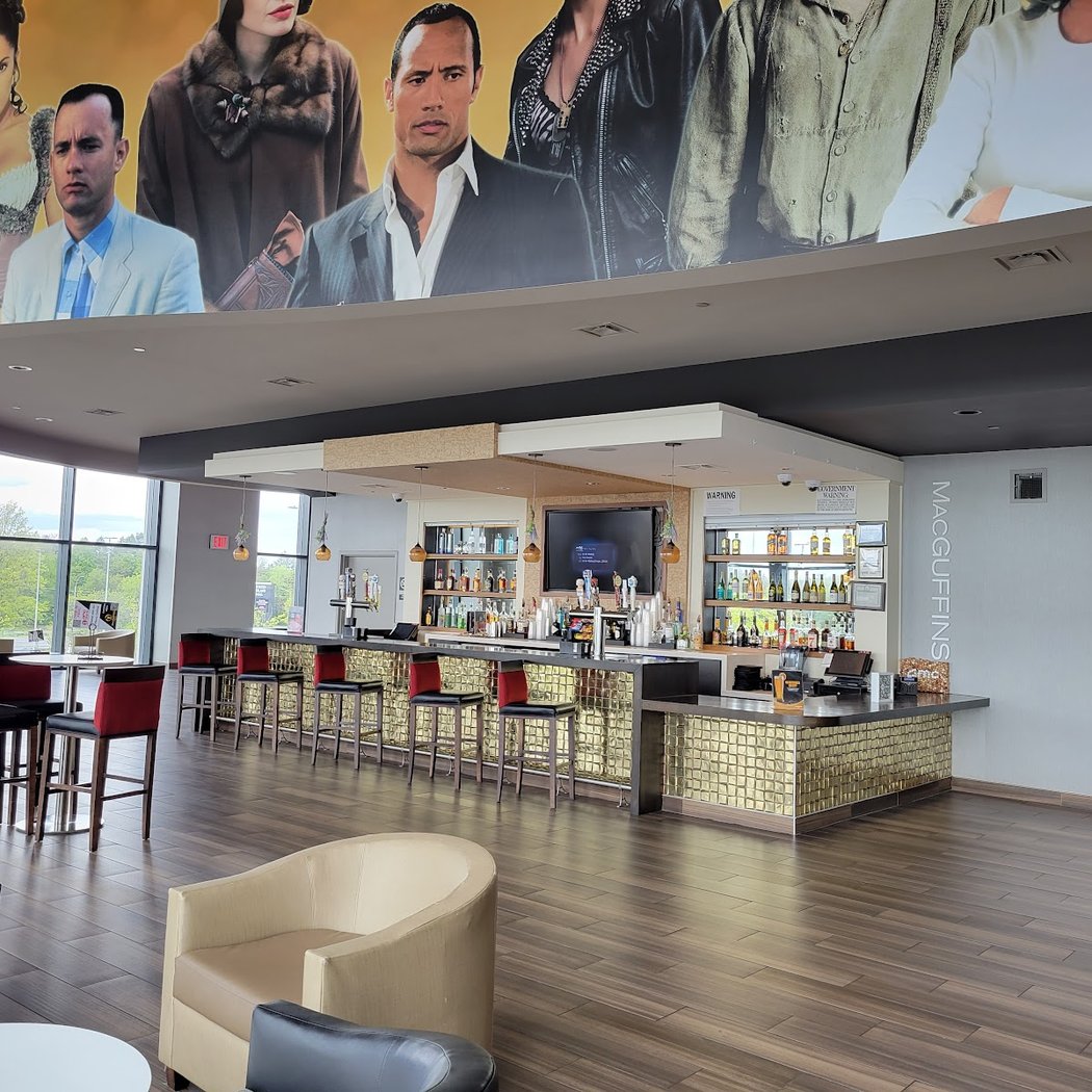 AMC DINE-IN Staten Island 11 1