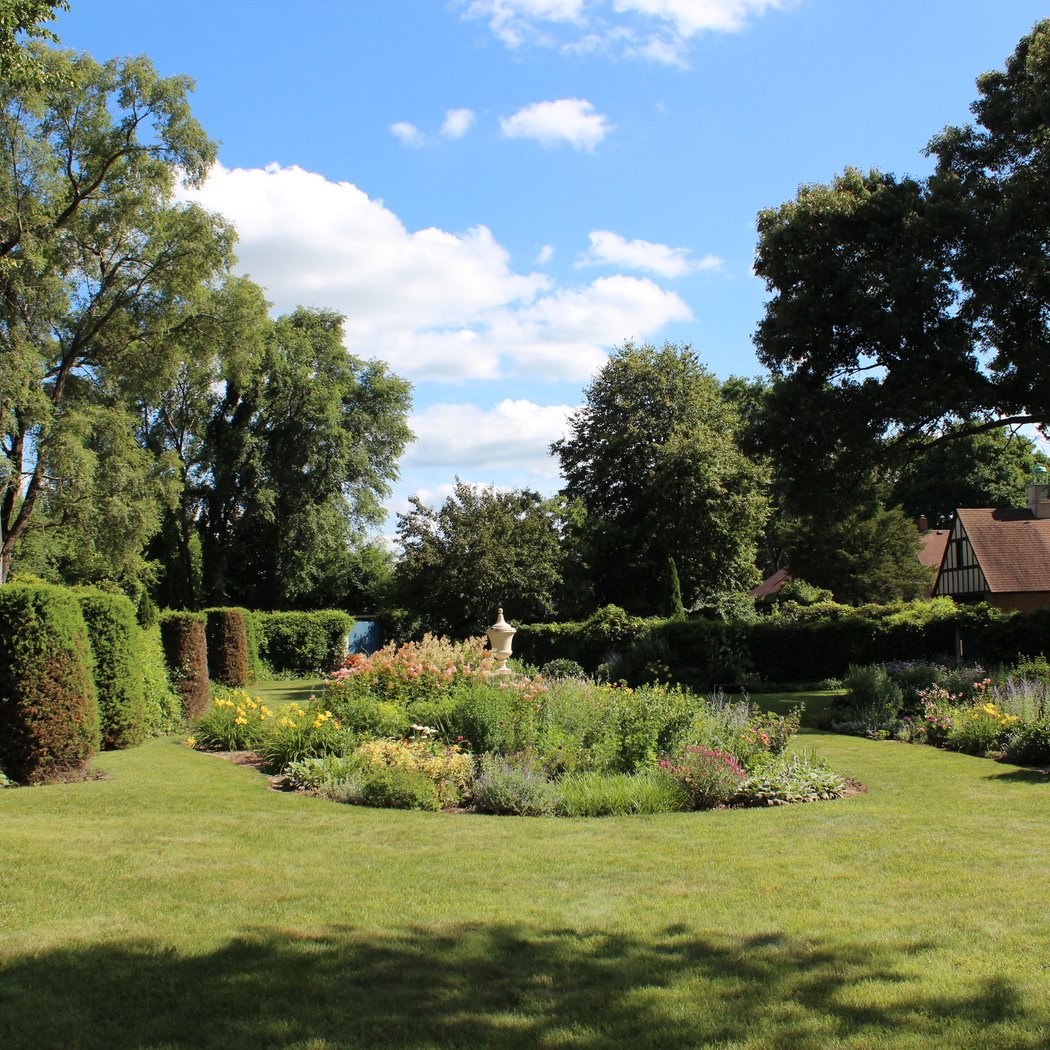 Weber House & Garden 2