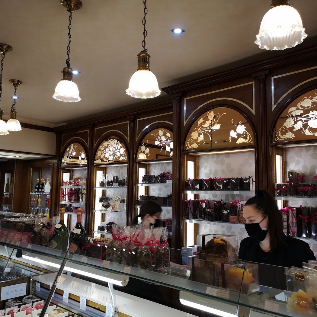 La Chocolatière 4