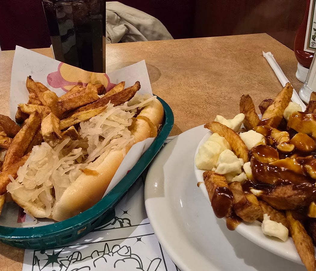Greenspot Restaurant - Smoked Meat - Breakfast - Burgers 3