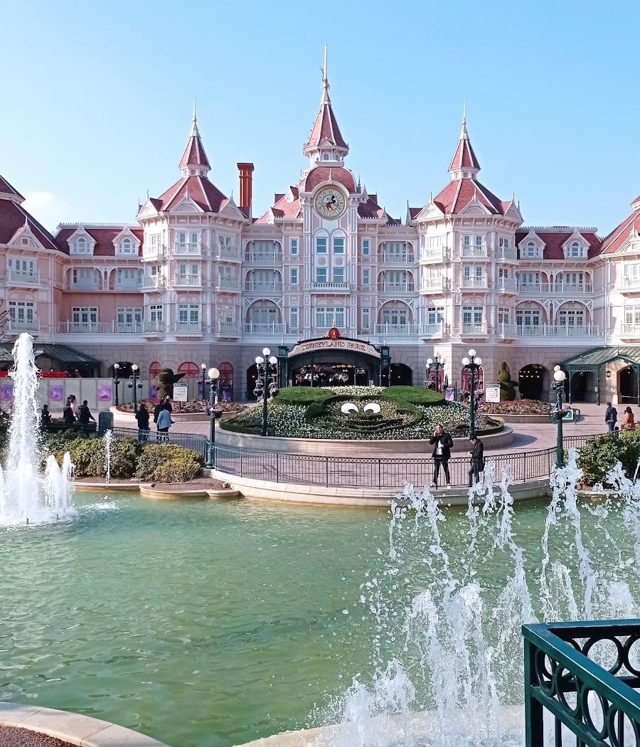 Disneyland Hotel Spa by Clarins 2