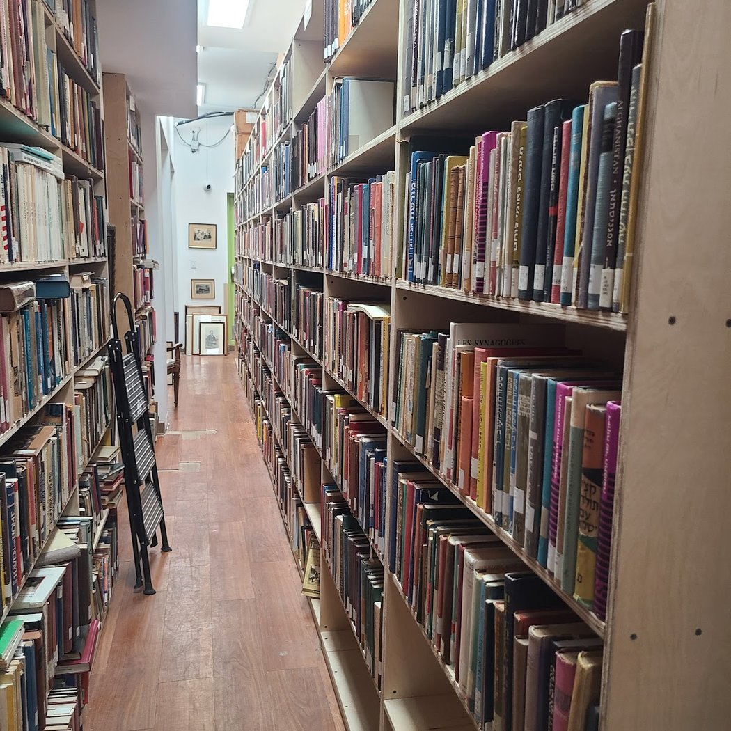 Mizrahi Book Store 2