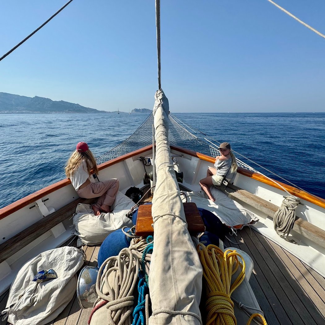 Schooner Alliance - Sailboat rental 3