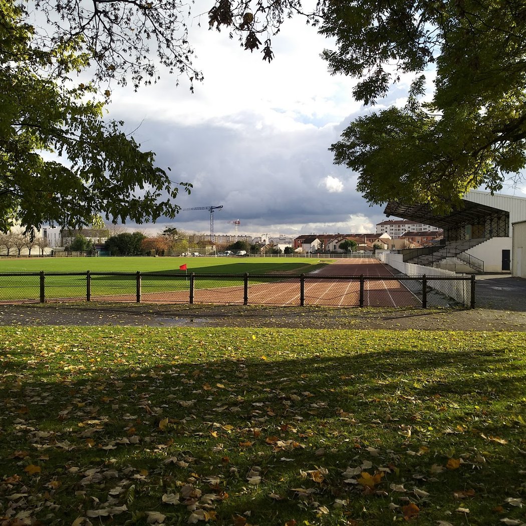 Stade René Rousseau 4