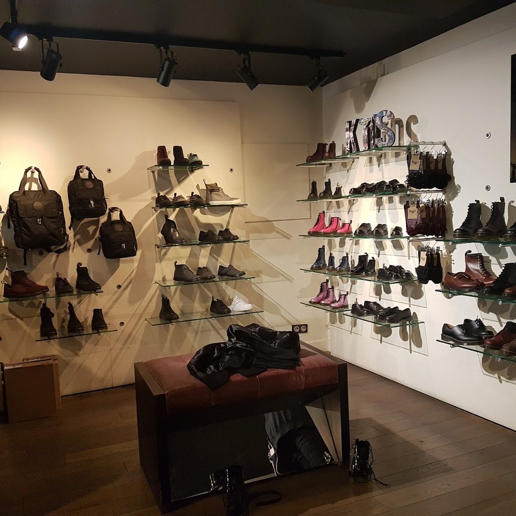 Dr. Martens 3