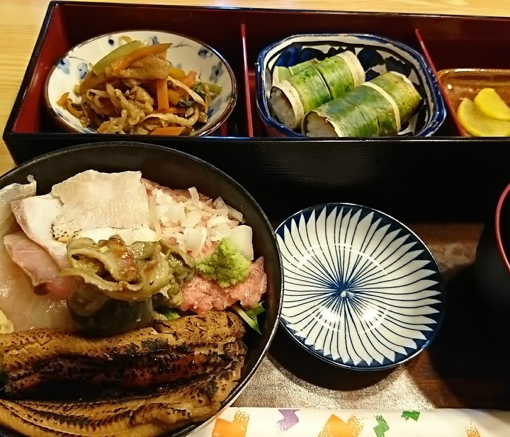 Kenuki Sushi 3