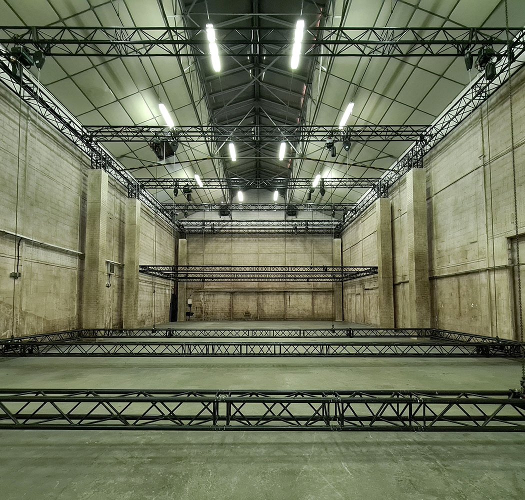 Studio La Vache Noire (HANGAR) 1