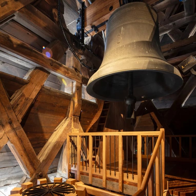 Tours de bois, tours de sons, la restauration des tours de Notre-Dame de Paris 1