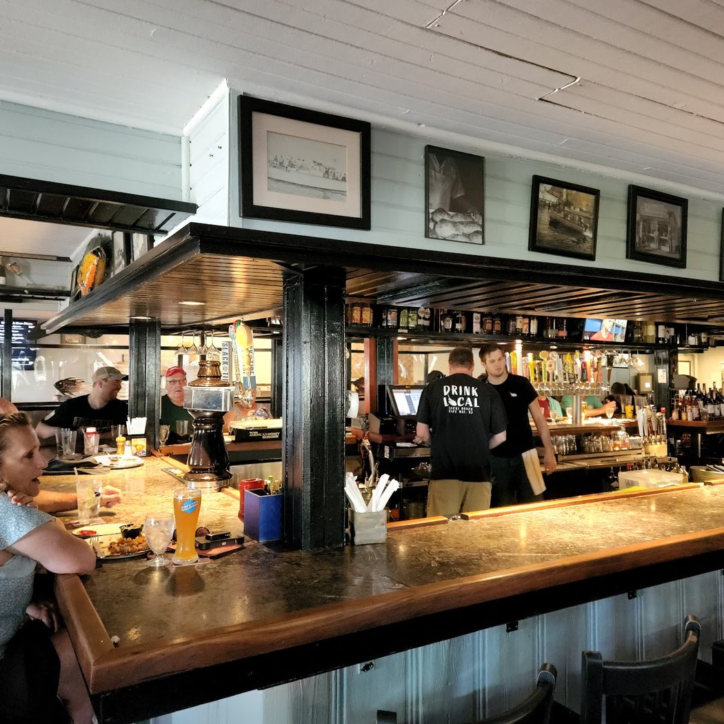 Lucky Bones Backwater Grille 2