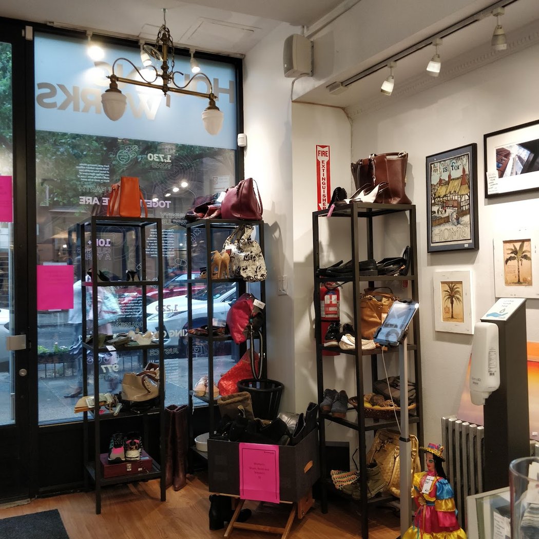 Housing Works Thrift Shops - Brooklyn Heights 3