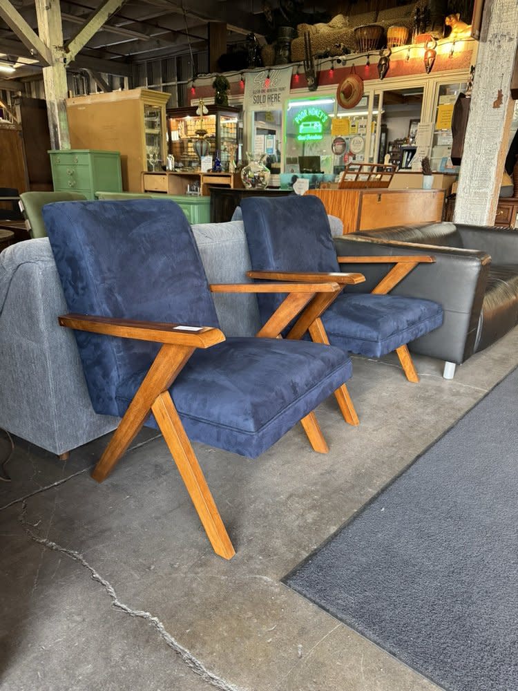 Poor Honey's Used Furniture 2