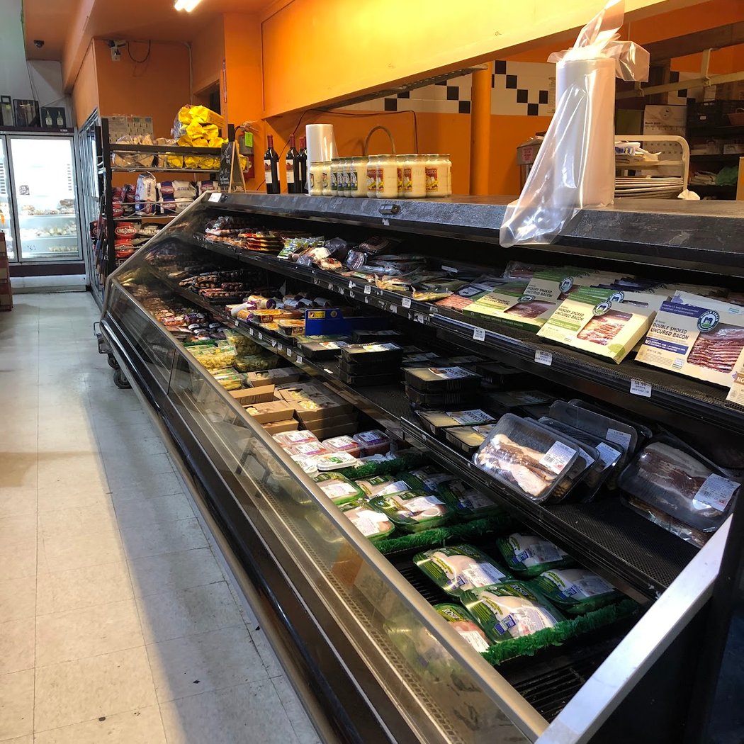 Roxie Market & Deli 3